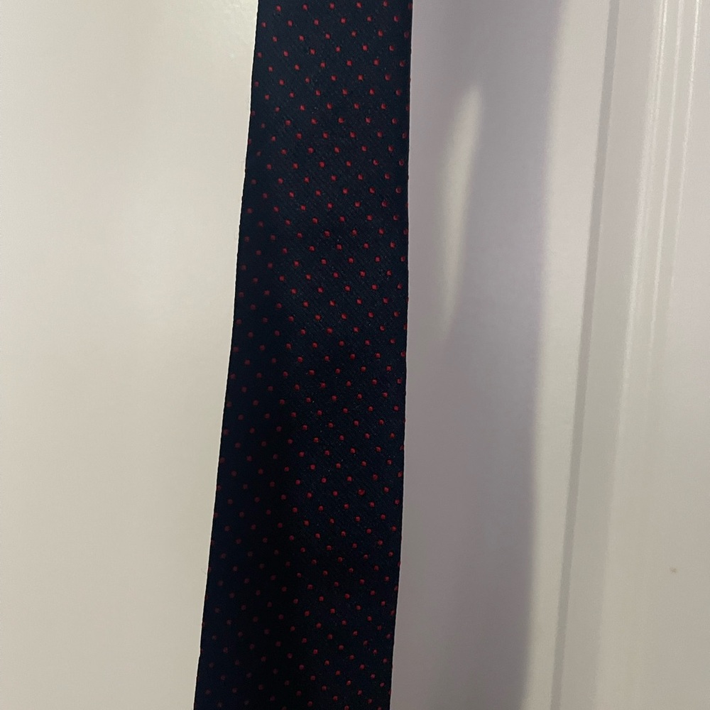 Christian Dior Tie Navy Blue with red tiny spots Sz Os - Picture 5 of 13